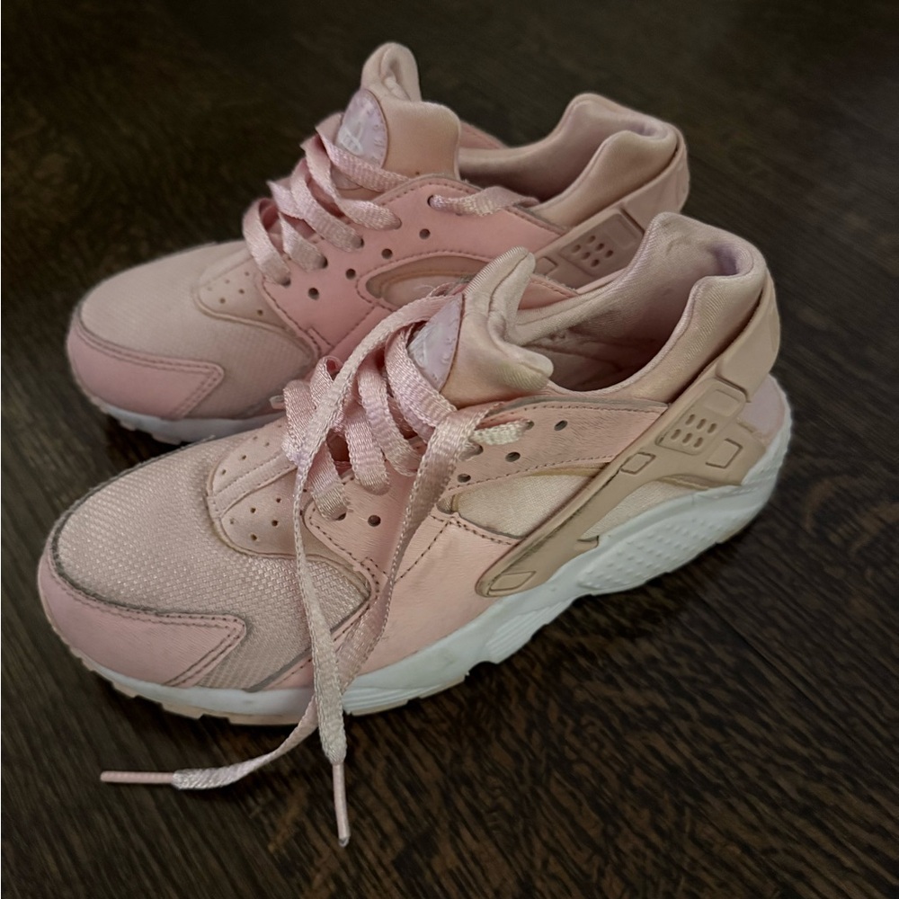 Nike Soft Pink Sneakers Huarrache